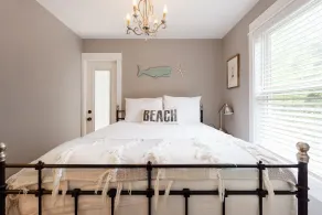 Seabrook 2 Bedroom cottage with hot tub, pets OK - Image 5