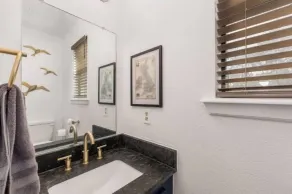 Oakwell Townhome - King Bed Suite minutes from Texas A&M - Image 3