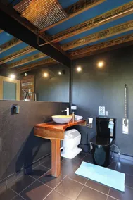 Tree House #4 Red,Private three levelled building with BBQ ,Smart TV, kitchen - Image 2