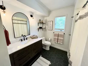Guest House w/ Pool and Hot Tub! 10min away from Lake Norfork! - Image 4