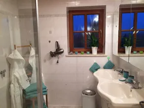 Vacation home, 3 bedrooms, with garden, lake view, up to 6 persons, 135 sqm - Image 2