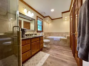 Quiet neighborhood, complementry lake access - Image 2