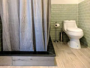 Charming spacious garden level apt - Image 2