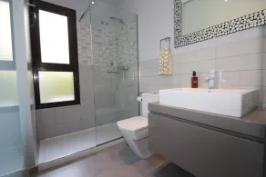 Casa D'Alessandro - modern ground floor apartment in quiet neighborhood - Image 2