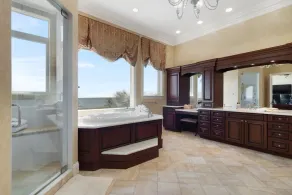 Sandy Bridge Beachfront Oasis - Image 5