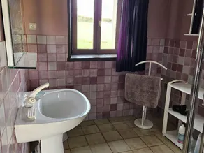 Charming Cottage with Vineyard Views, WiFi, BBQ, and Bike Storage in Sury-en-Vaux - Image 2