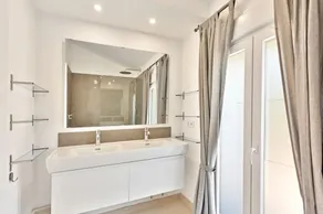 Modern 4 bedroom villa with beautiful garden, private pool close to golf courses - Image 2