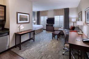 Free Breakfast Buffet Included! Gym, Business Center, Pool Access. - Image 4