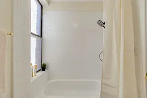 Charming Cottage-Trax route to downtown-Hot Tub - Image 3