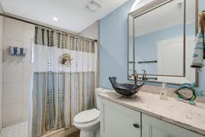 Spacious High Quality New Home - 1 Block to the Beach - 1 Pet Friendly - Image 4