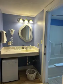 The Presidential Suite on second floor quiet peaceful Driftless Region - Image 3
