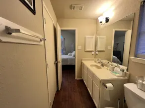 NE Houston, Whole House, 3 bed 2 bath, 15 min from IAH Airport - Image 4