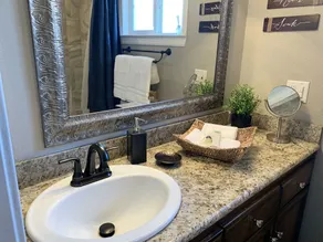 Cozy and comfortable farmhouse with serenity - Image 3