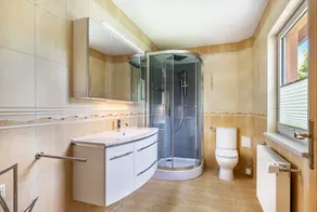 Holiday Home 'Ferienhaus 75 Qm, 1 Schlafzimmer' with Private Terrace, Shared Garden and Wi-Fi - Image 2