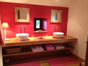 Bella casa del 18 ° secolo in affitto in un piccolo villaggio privato con piscina riscaldata - Image 2