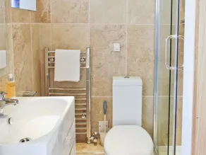 2 chambres à coucher à Almondbury - Image 2