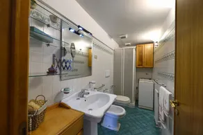 Nice and Romantic Apartment with Sea View  - Image 2