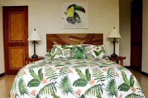 Ocean View - Villa MarLeta- Infinity Plunge Pool - Two Ensuites - Walk to Beach. - Image 4