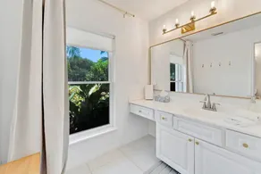 4 bedroom, 6 bed, Heated Pool, Walk to Ocean, Game Room! - Image 5