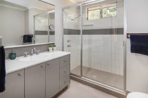 2 minutes to Hamelin Bay beach and house located in a forest location. - Image 4