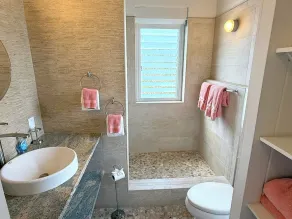 Experience the enchanting allure of La Collina – a stunning home that boasts breathtaking sunset views & ocean views, a refreshing pool, and air conditioning. Elevate your lifestyle in this picturesque retreat! - Image 3