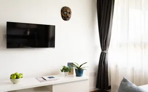 Smart Modern Studio in Pimlico with Garden Views - Image 5