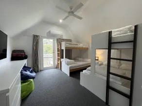 Lake & Mountain views with deck and games room for all to enjoy (linen provided) - Image 3