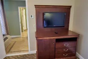 Deluxe Suite Waterfront Views - Image 5