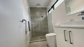StayAU Modern 4-bedroom TH Bayswater - Image 3