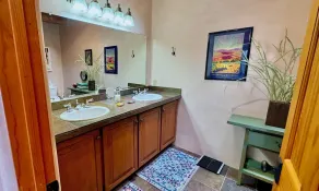 Family friendly adobe w/ Hot Tub, 20 min to Taos Ski Valley - Hiking & Skiing - Image 4