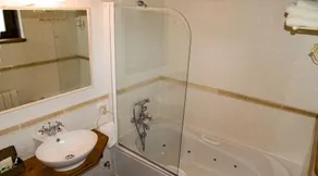 Apartment in the Sierra, duplex type with 2 bedrooms and Garden - Image 2