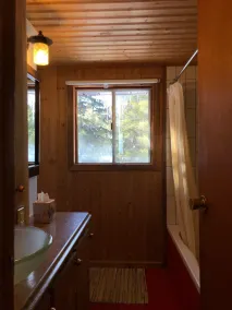 Lakefront cottage on Baptiste Lake - Image 2