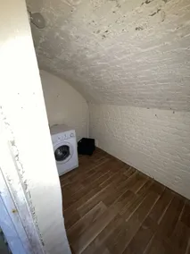 Beautiful 1 bedroom apartment with private entrance - Image 2