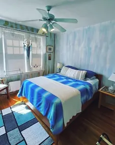 Artsy Homey Rowhouse, 3bdrm & office, quiet urban area, free parking, fast WiFi - Image 5