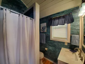 Secluded mountain cabin w. amazing views on 12 acres 3 miles to Blue Ridge Pkwy! - Image 2