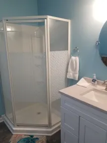 Private Room Minutes away from the beach and downtown. - Image 3