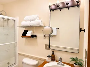Artful Self Restoration! Japanese Tub. Fireplace - Image 4