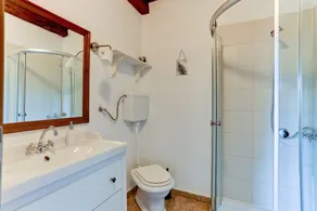 Villa de piedra mágica de 5 camas con casa de huéspedes, piscina, jardín orgánico y playgroun - Image 2
