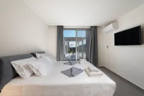 Pantheon Luxury Villas  - Villa Apollonas - Image 5