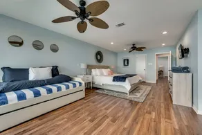 Hot Tub, Kayaks, Underwater Fishing Light! Luxurious Pitch-n-Skip Hideaway! - Image 3