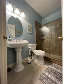 Beautiful Family home with access to Red Mill Pond - Image 2