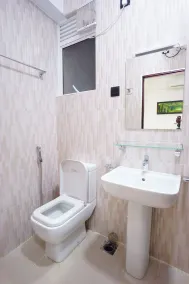 Amazing Alexandra Apartment - Image 2