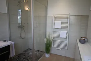 Casa Fortuna Comfort mit Seeblick, Whirlpool, Sauna und Eingezäuntem Garten - Image 4