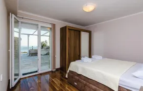 Stunning Home In Herceg Novi With Wifi - Image 5