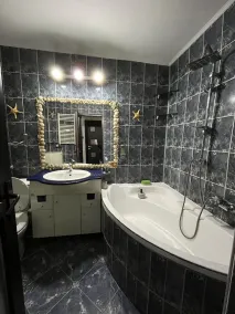 Eva's luxury central apartment - Image 2