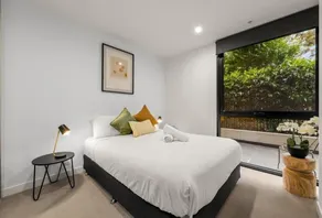 StayCentral - Hawthorn East Elegance with Study - Albert St, Hawthorn East -  2 Bedrooms, 2 Beds, 2 Bathrooms, 2 parking spots. - Image 3