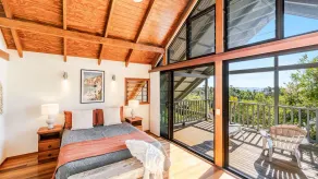 THE Hideaway IN Angourie - Hear the waves from Spookys Beach - Holiday Yamba - Image 3