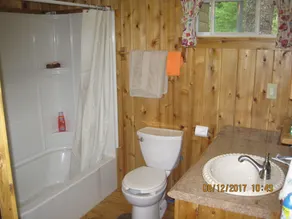 Anderson's Waterfront Cottage on Duck Lake - Image 4