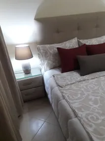 Beautiful Apartment 5km from downtown FREE WIFI & Parking - Image 5