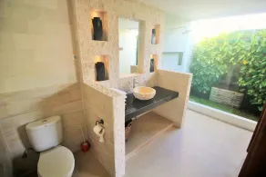 BERAWA, Luxury Water Bungalow, 5 min to beach - Image 3